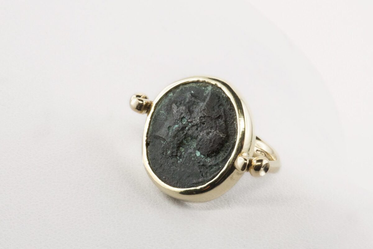 Anello con Moneta Antica Roma | Gioielleria Montaldi