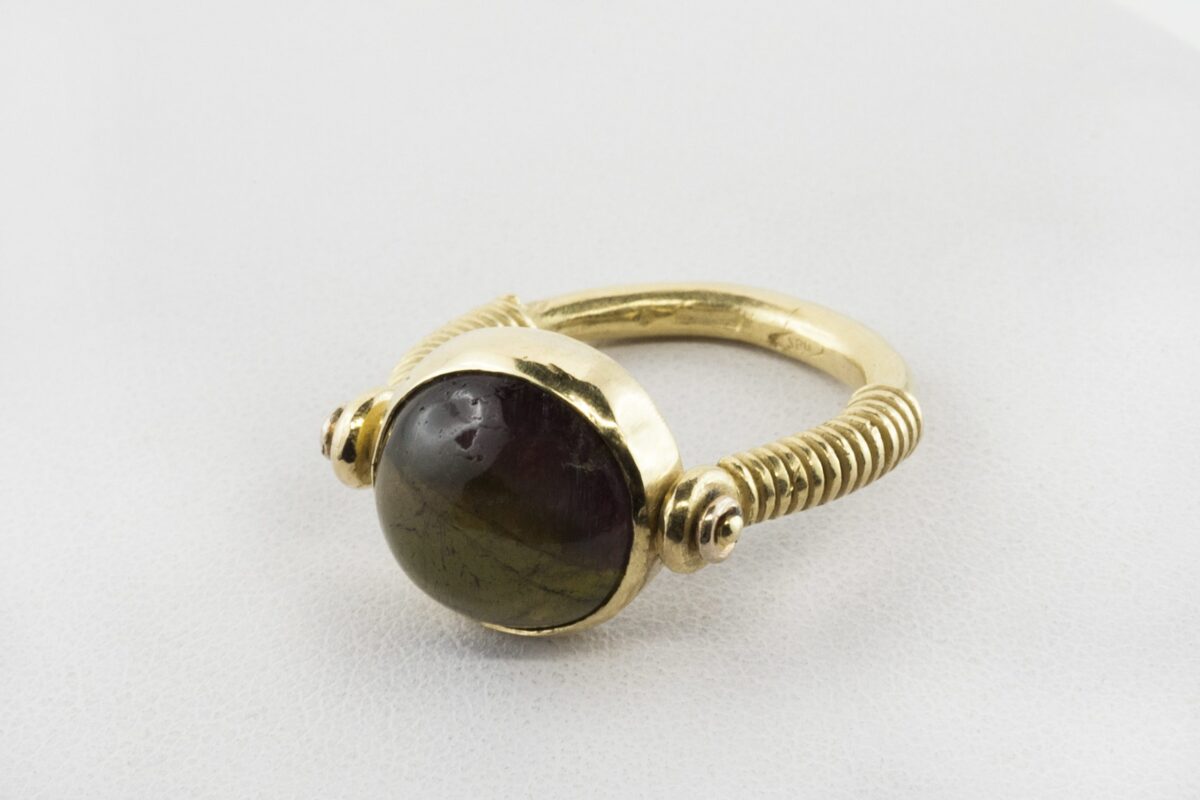 Anello con Tormalina | Gioielleria Montaldi