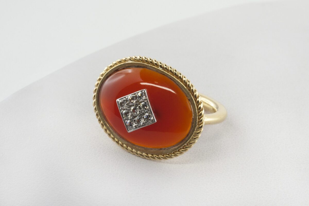Anello Corniola ovale | Gioielleria Montaldi