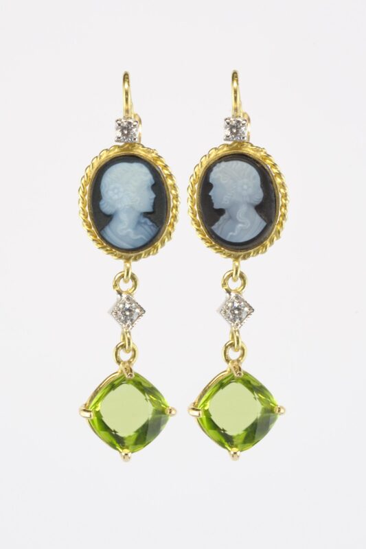 Orecchini cammeo peridot | Gioielleria Montaldi